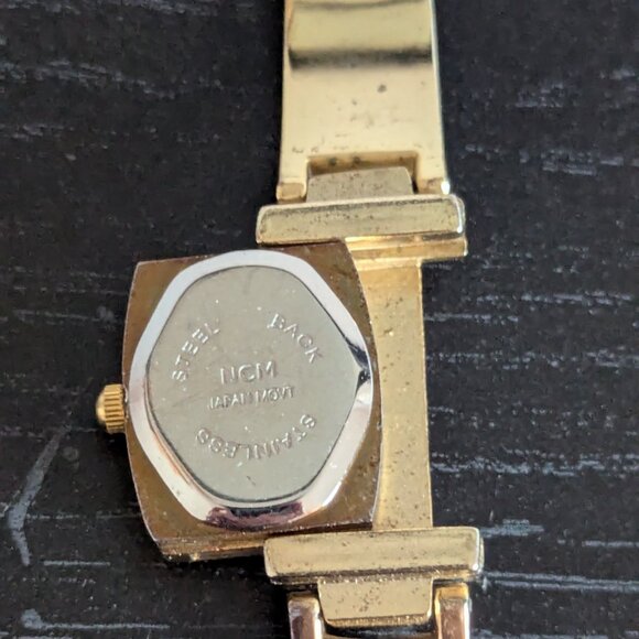 Royalton Quartz Women's Slide-out Watch - Picture 4 of 9